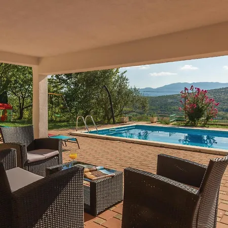 11 Σπίτι διακοπών *