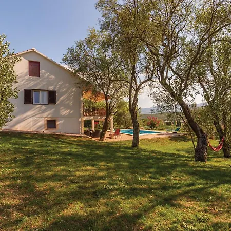 بيت للعطل 3 Bedroom Beautiful In *